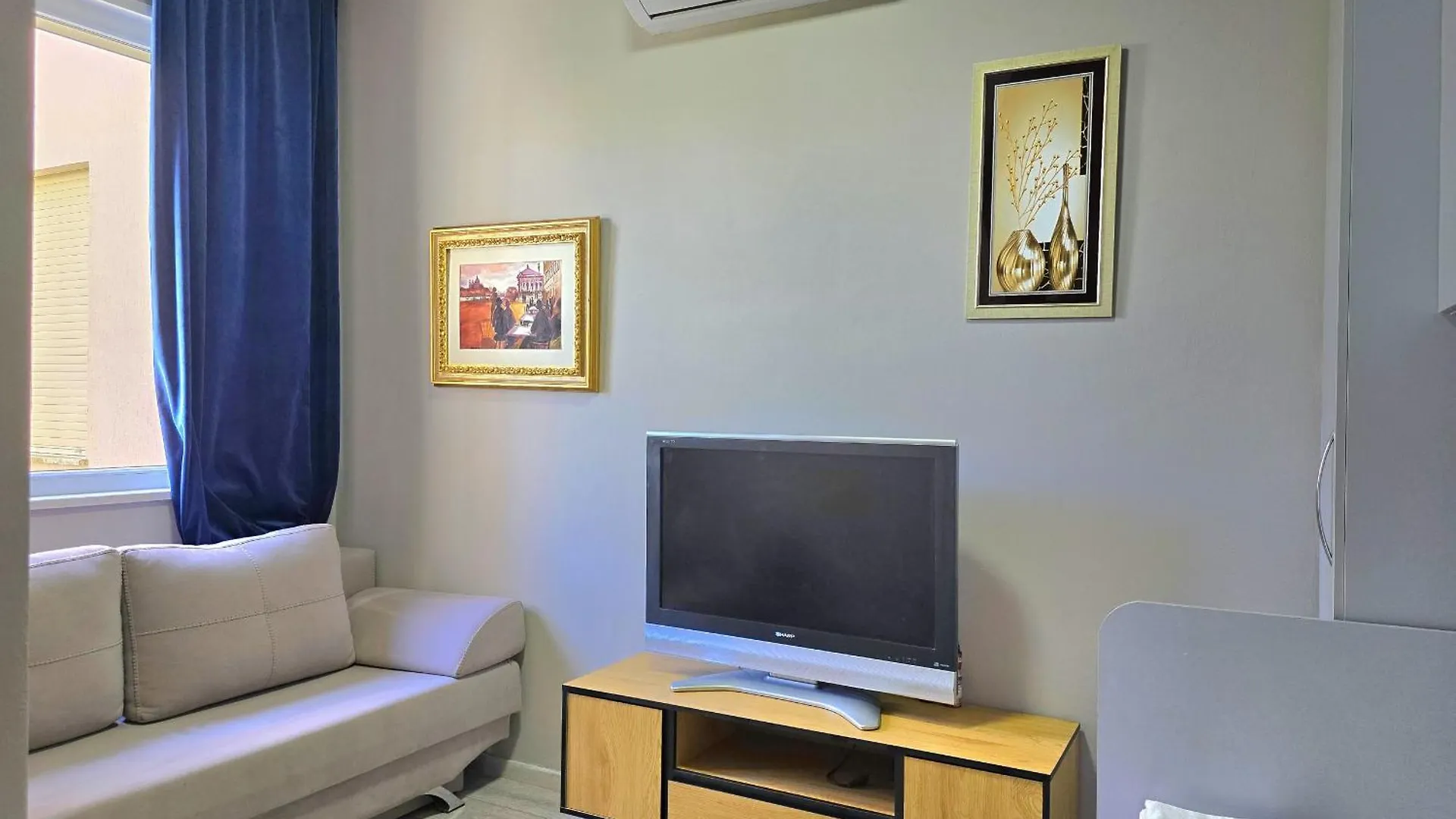Lura 3 Floral Apartment Plazhi San Pietro 알바니아