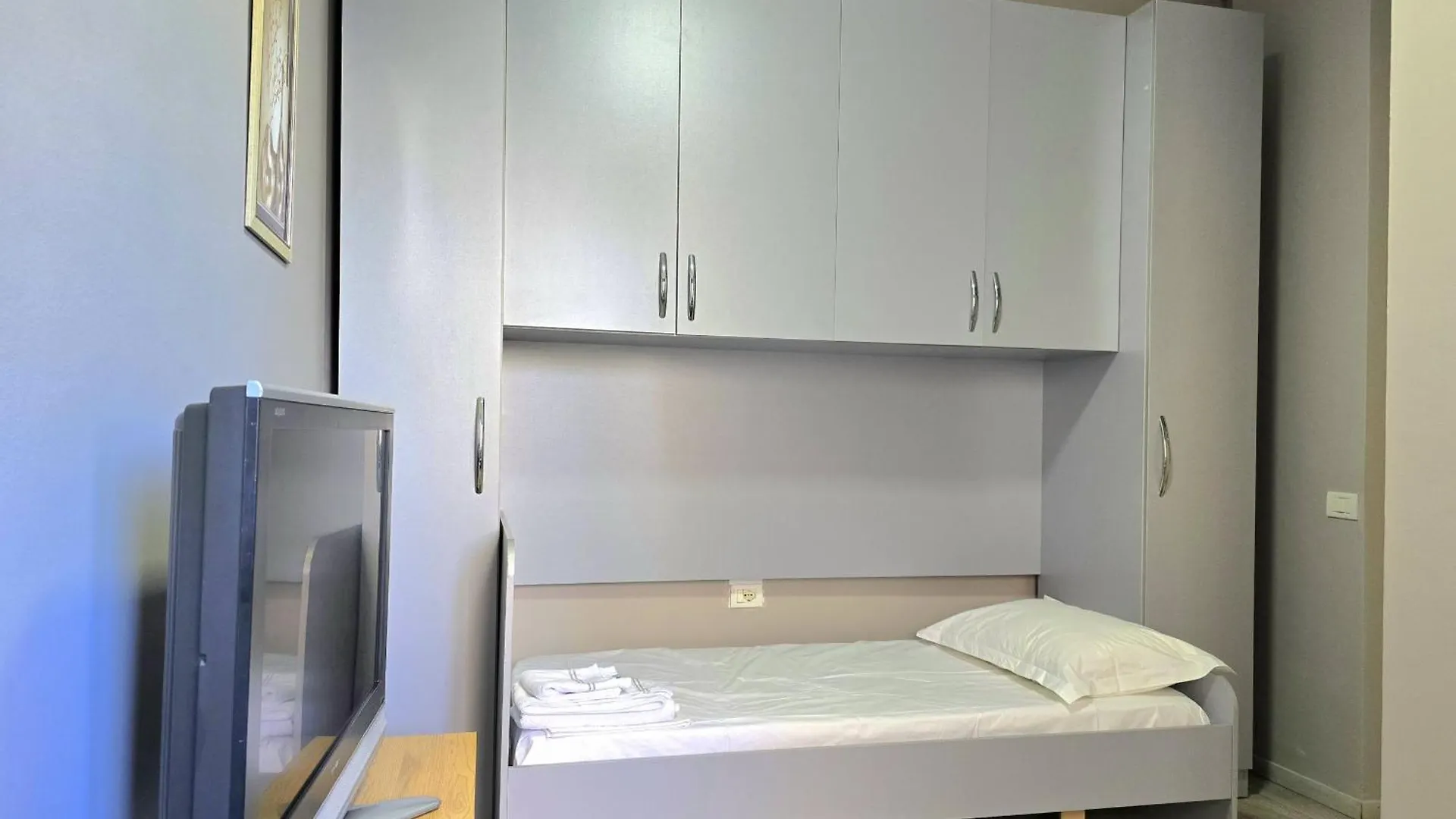 Lura 3 Floral Apartment Plazhi San Pietro