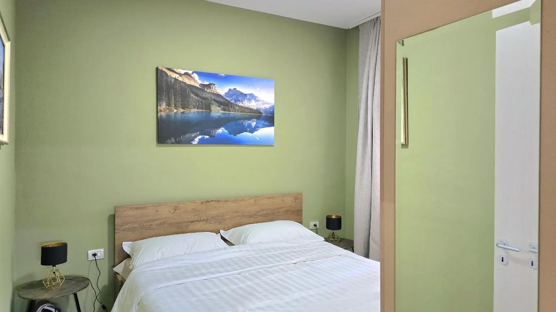 Lura 3 Floral Apartment Plazhi San Pietro