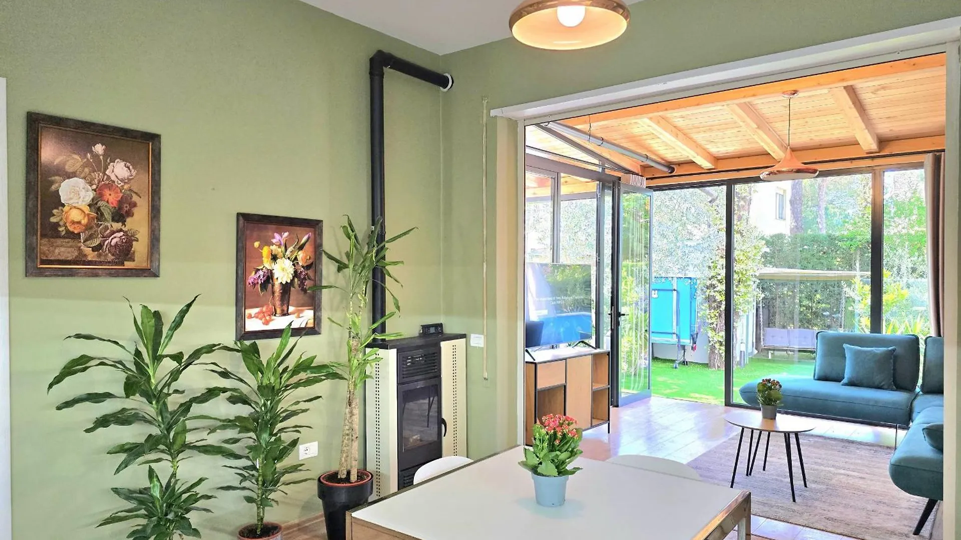 Lura 3 Floral Apartment Plazhi San Pietro