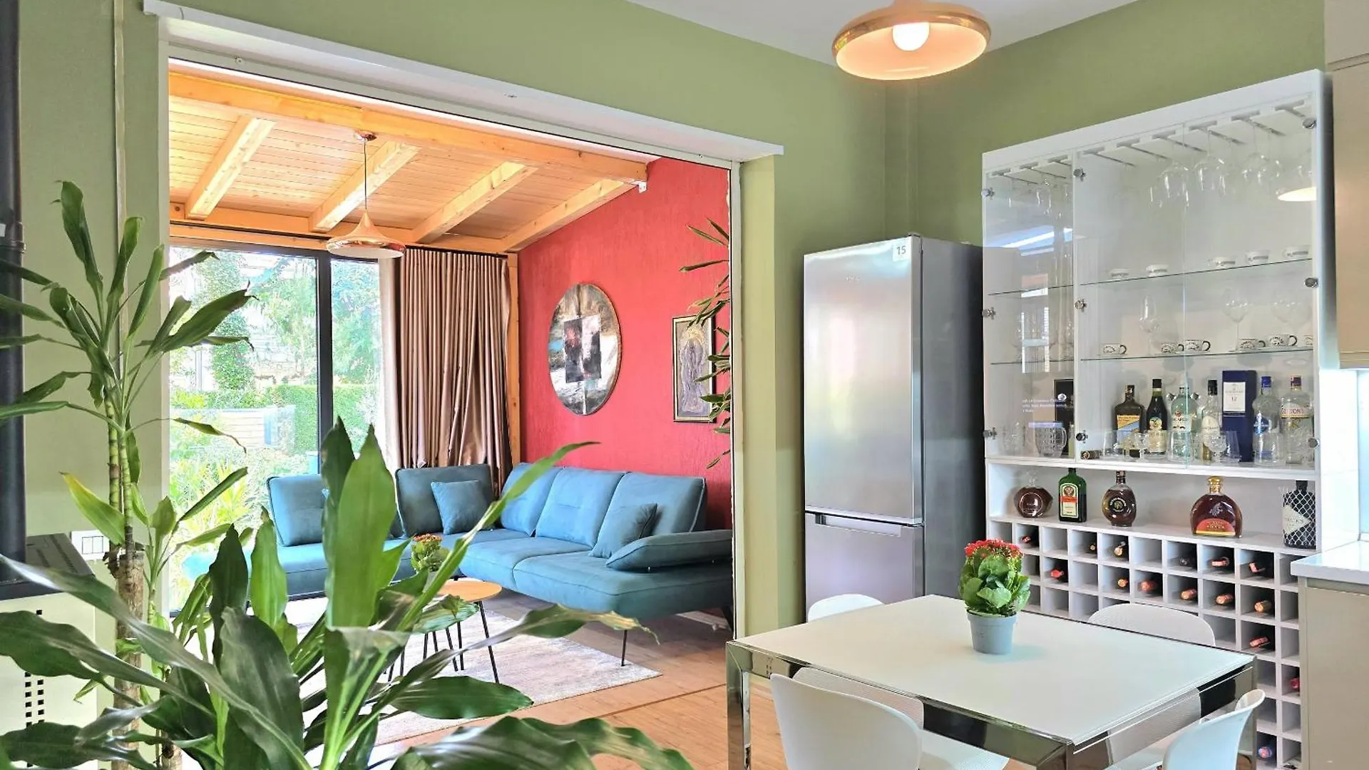 Lura 3 Floral Apartment Plazhi San Pietro